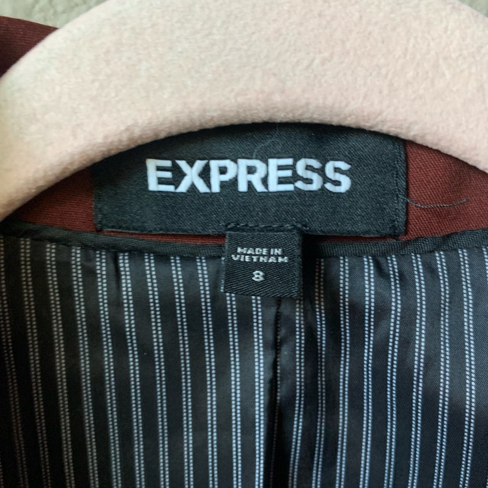 Express Burgundy Blazer size 8. - Picture 3 of 11